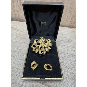 Tacoa Beautiful Weeping Gold Tone Texture Rosette Bow Style Brooch 2" & Earrings